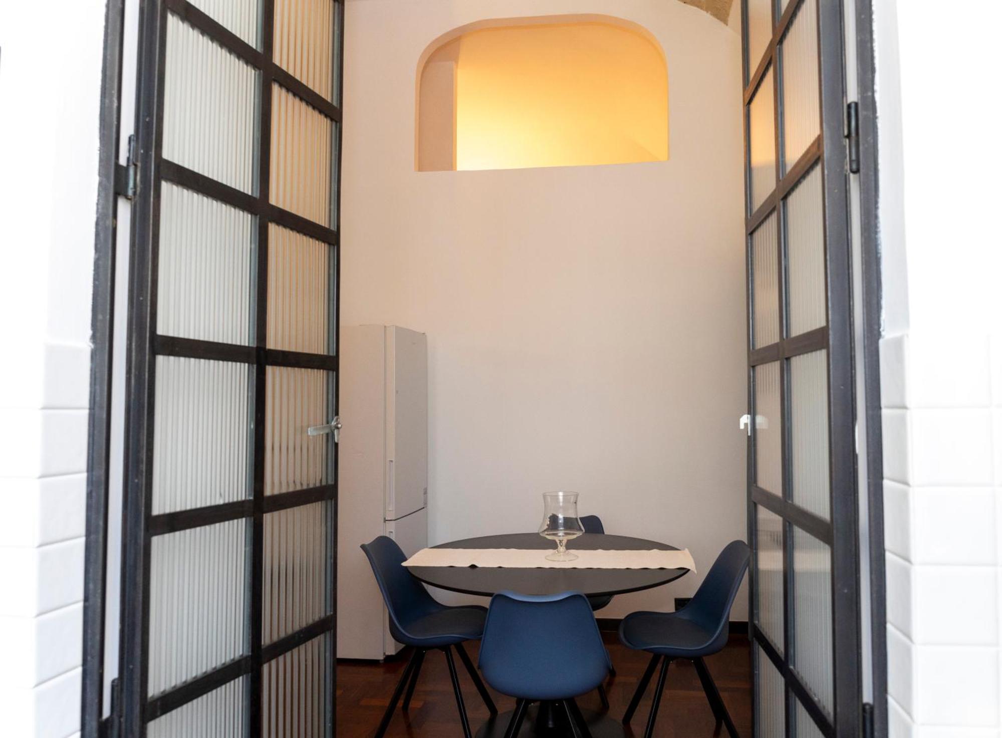 Sulla Via Del Teatro Apartment Bari Exterior photo