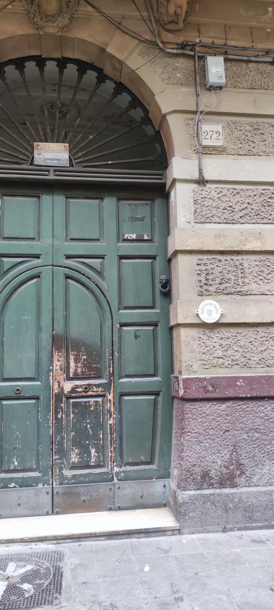 Sulla Via Del Teatro Apartment Bari Exterior photo